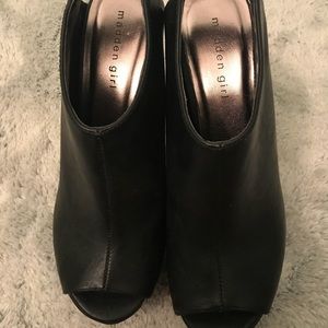 Black peep toe wedges